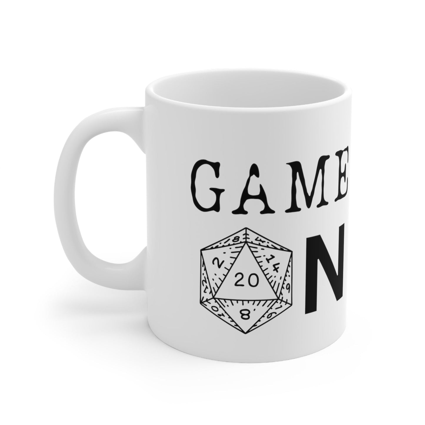 Jeu de dés DnD sur une tasse